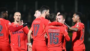 A jucat imperial în Europa League, dar s-a făcut de râs cu Agricola Borcea. Panduru şi Baciu s-au năpustit asupra fotbalistului de la FCSB: „Ca un jucător de Divizia C”