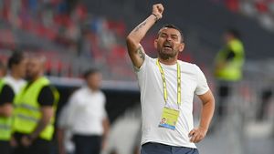 Eugen Trică și-a strigat nemulțumirile după eșecul cu Steaua: ”Împotriva arbitrilor, se iau măsuri? Au căști în urechi, tușierii dorm pe ei”. Dialogul avut cu ”centralul” Claudiu Marcu