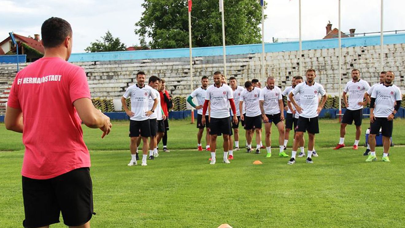 Prima achiziție pentru Liga 1 a nou-promovatei FC Hermannstadt este un campion al României. "În sfârșit, am ajuns acasă." Cine pleacă de sub comanda lui Pelici și adversarii din cantonamentul din Slovenia
