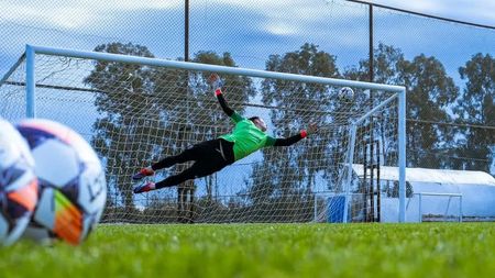 Penalty-ul care a uimit lumea: mingea a stat doar 0,2 secunde în poartă și apoi a ieșit!