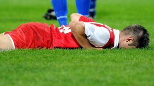 Bătaie și înjurături între fotbaliștii lui Dinamo! „Diamantul” lui Gigi Becali, răpus cu o rafală de lovituri: „Au dat toți în el, eu nu cred că am mai apucat să dau. A ieșit urât, îi curgea sânge din nas”