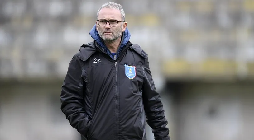 Numirea unui nou antrenor la FC Brașov se transformă într-o telenovelă! Călin Moldovan devine favorit. Echipa a desfășurat un joc-test cu juniorii, câștigat la scor de maidan