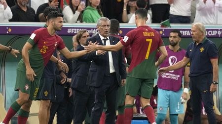 Cristiano Ronaldo, atacat din toate părțile! Un fost coechipier de la Manchester United l-a făcut praf pe cvintuplul câștigător al „Balonului de Aur”: „Trebuie să vadă adevărul, iar asta îl cam supără”
