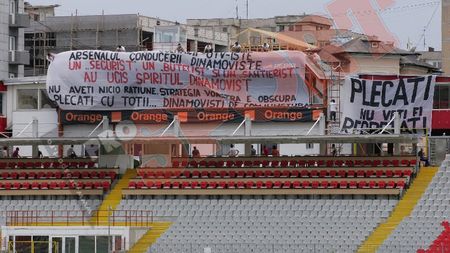 Fanii au răbufnit:** "Un securist, un butelist și un șantierist au ucis spiritul dinamovist!"