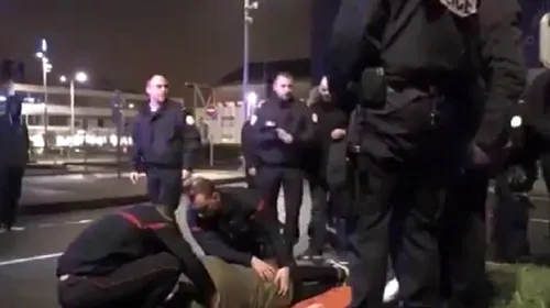 VIDEO Incidente după umilința de pe Camp Nou! Un jucător de la PSG a dat cu mașina peste un fan ieșit în stradă să protesteze