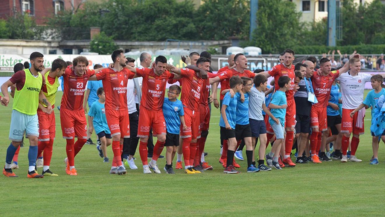 Probleme pentru FC Hermannstadt. Clubul sibian a fost dat în judecată pentru că a "uitat" să își plătească datoriile. "Am fost oameni de bună credință și le-am întins o mână de ajutor când au avut nevoie"