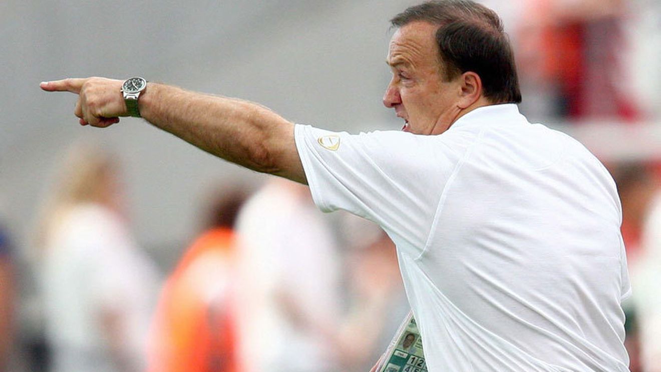 Dick Advocaat și-a reziliat contractul de selecționer al Belgiei