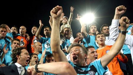 "Mica și necunoscuta Unirea** este campioana României"