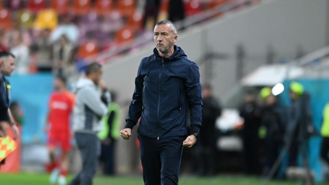 Meme Stoica și FCSB declanșează jihadul împotriva VAR! Totul a plecat de la discuția dintre oficialul roș-albaștrilor și Ovidiu Hațegan, omul aflat în cabina video arbitrajului: „Solicit cutia neagră!”