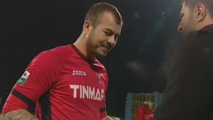 Denis Alibec, gol fabulos în meciul "de retragere" de la Astra. FOTO | Ce cadouri a primit din partea clubului, înaintea partidei cu Gaz Metan