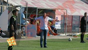 SUPER REPORTAJ** Niculescu, de la Steaua - Dinamo și "U" - CFR, la Bihor - Luceafărul