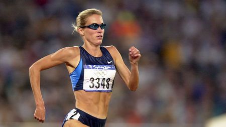 Vedeta cu viață dublă: multiplă campioană olimpică și escortă de lux. Cât câștiga Suzy Favor-Hamilton într-o oră
