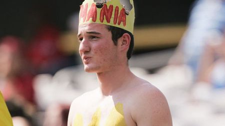 Stadion plin pentru națională la Piatra Neamț!