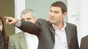 Cristi Borcea : „Să-și cumpere lumânări!"