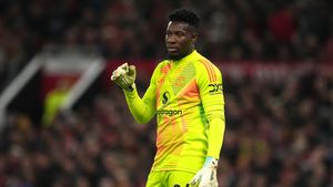 UEFA a tăiat în carne vie într-un caz de dopaj cu Furosemid, substanța găsită în exces în corpul lui Berto de la U Cluj! Ce suspendare a primit Andre Onana, actualul portar al lui Manchester United, pe vremea când juca la Ajax Amsterdam