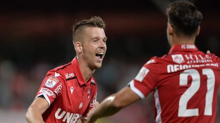 Linas Klimavicius e ca și plecat de la Dinamo. Dusan Uhrin, furios pe fundașul lituanian: "Este la pământ!"