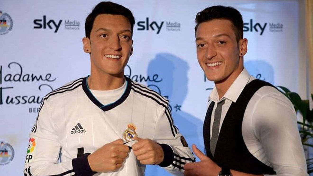 FOTO Ce onoare pentru Ozil! La numai 24 de ani a primit o sosie de ceară la muzeul Madame Tussaud din Berlin