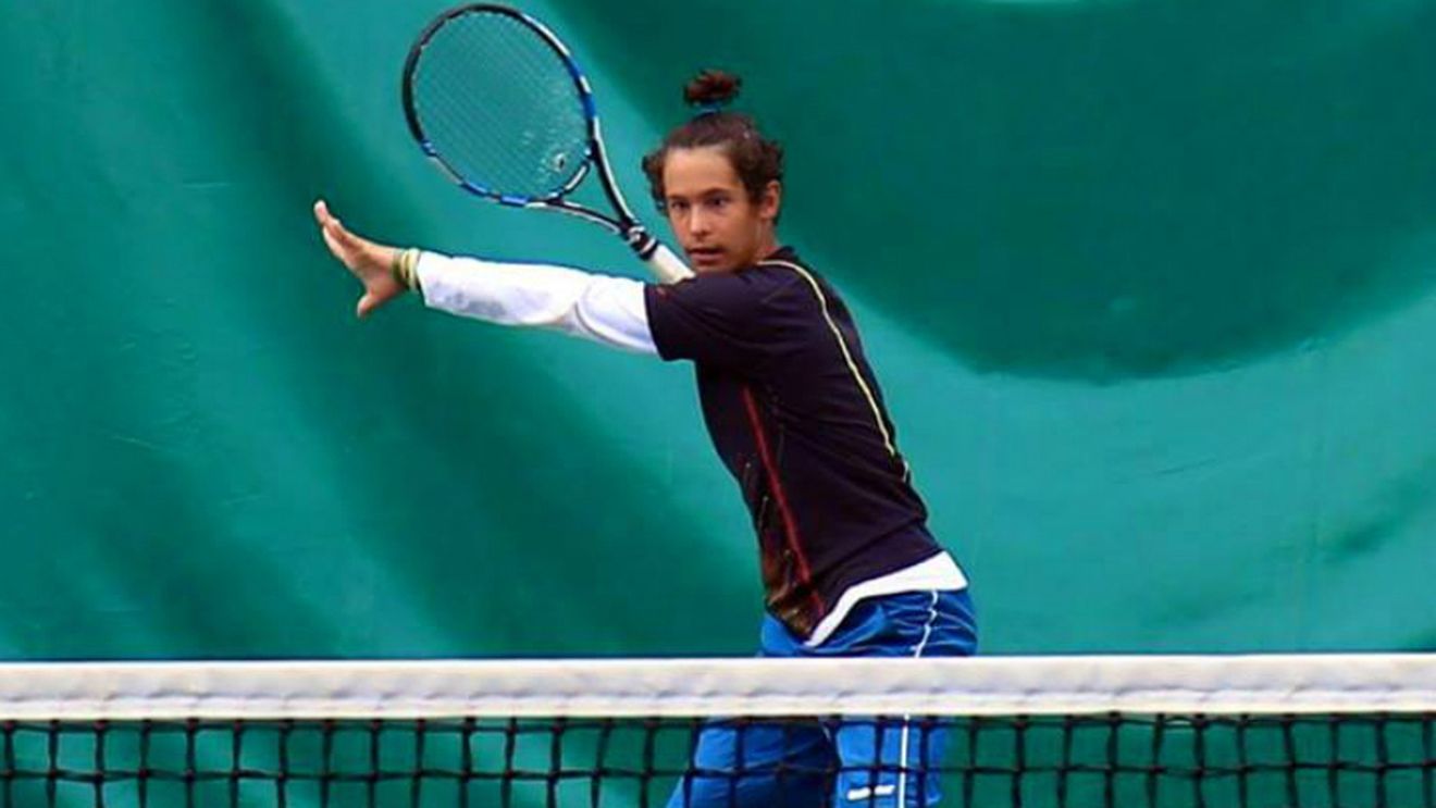 Vicecampionul european al tenisului U16 leagă victoriile în circuitul juniorilor: al doilea trofeu consecutiv pentru Nini Dica