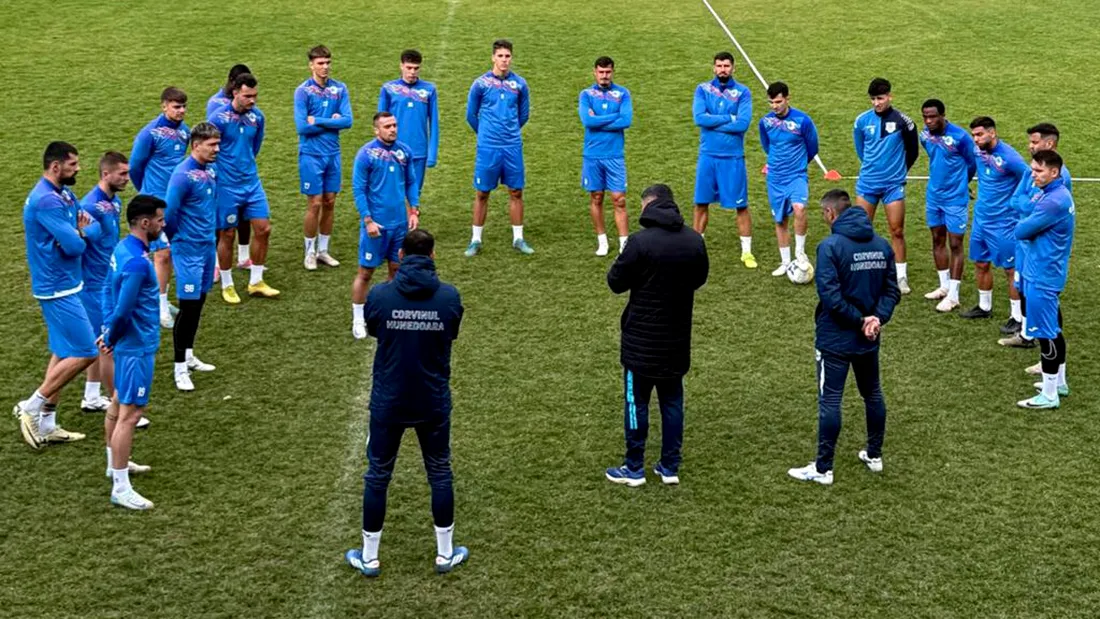 Corvinul renunță la doi jucători împrumutați de la UTA, pe care Bogdan Apostu i-a direcționat spre... CS Gloria Bistrița!