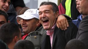 ASUL din mâneca lui Becali în transferul lui Adrian Cristea la Steaua:** "Îi face Bianca un program de UE...o dată pe săptămână și vine la București"