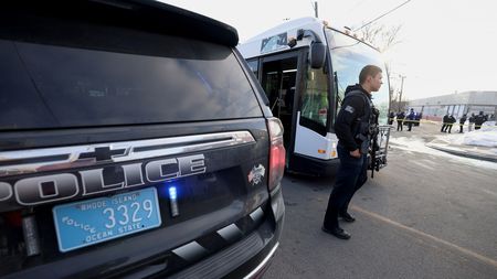 Atac armat la un meci de hochei în SUA. Tatăl unui jucător a deschis focul. Trei persoane decedate, altele în stare gravă