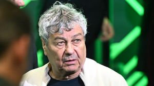 Austria vrea să ne bată cu românii! Doi fotbaliști care puteau juca pentru Mircea Lucescu, selecționați de adversari