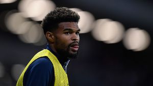 Gigi Becali l-a dat, dar nu l-a vândut! În ce condiții îl pot face italienii "pachet" pe Malcom Edjouma şi să îl dea înapoi la FCSB