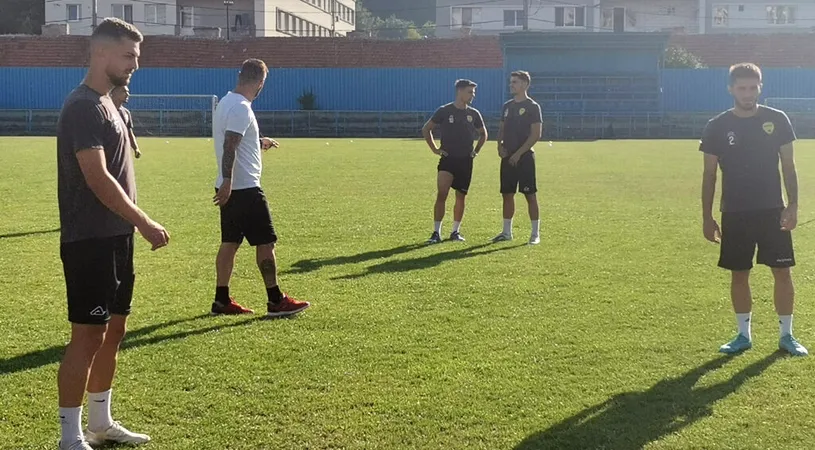 ”Turcul” Saim Tudor a fost cedat de Petrolul către FC Brașov. Dan Alexa testează și un mijlocaș fost în ultimele două sezoane la Metaloglobus, dar așteaptă și un fundaș fost ultima dată la Dinamo