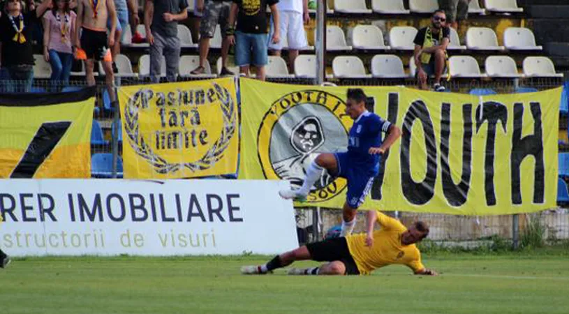 U Craiova SA a ieșit câștigătoare din derby-ul cu ACS SR Brașov. Hat-trick-ul lui Bălan a întors scorul pe Tineretului.** Mititelu, înjurat tot meciul de Peluza Sud '97