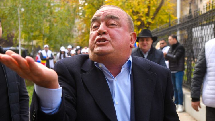 EXTRA Inundația i-a distrus afacerea de 6.000.000 de euro, dar necazul e mult mai mare pentru Gigi Nețoiu. Apele Române a intervenit în forță și l-a „nimicit”