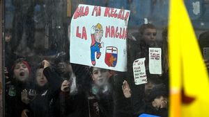 Dan Şucu s-a săturat şi l-a cedat pe capriciosul atacant. Unde va juca vârful care i-a făcut probleme preşedintelui clubului