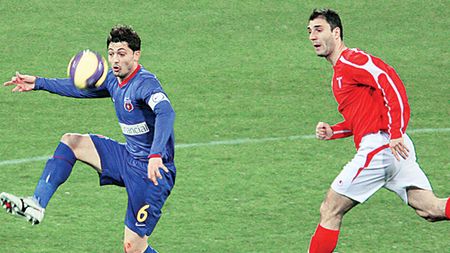 Două simboluri steliste, reunite la Galata?** Rădoi: "Ar fi o onoare să lucrez cu Hagi"