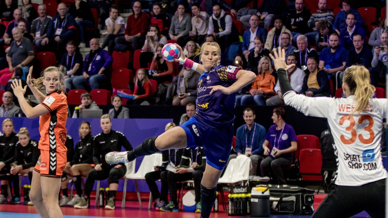 "Se putea mai mult, s-a văzut că ne putem bate!". Crina Pintea, cel mai bun pivot de la Euro 2018