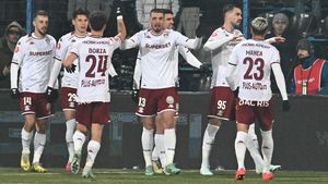 Doi fotbaliști de la Rapid, propuși lui Mircea Lucescu pentru naționala României: „Sunt soluții”. EXCLUSIV