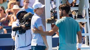 Sinner - Alcaraz 2-6, 6-3, 1-6, 4-6, în finala masculină de la US Open. Spaniolul câștigă trofeul și revine, de luni, pe locul 1 ATP
