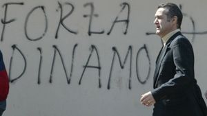 Becali: "Știu pe de rost programul lui Dinamo!**Am emoții când joacă ei și CFR!"