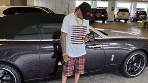 Din ce a ajuns să facă bani bărbatul care a cheluit o avere de 200.000.000 de dolari pe maşini, bijuterii de lux şi petreceri fastuoase cu fotomodele