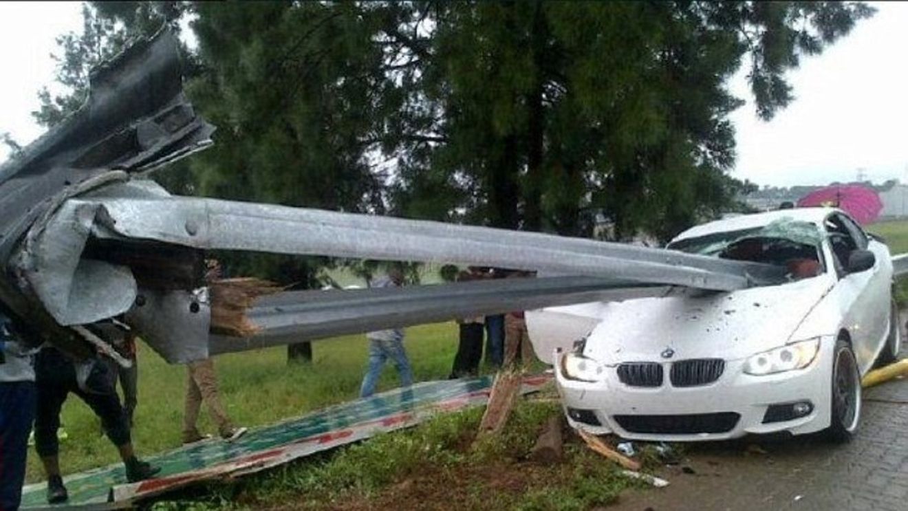 A început a doua viață. FOTO - Un internațional sud-african a supraviețuit unui accident groaznic