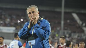 Un coleg din "Generația de Aur" ia presiunea de pe Dan Petrescu: "Nu trebuie să fie responsabil dacă nu va câștiga campionatul"