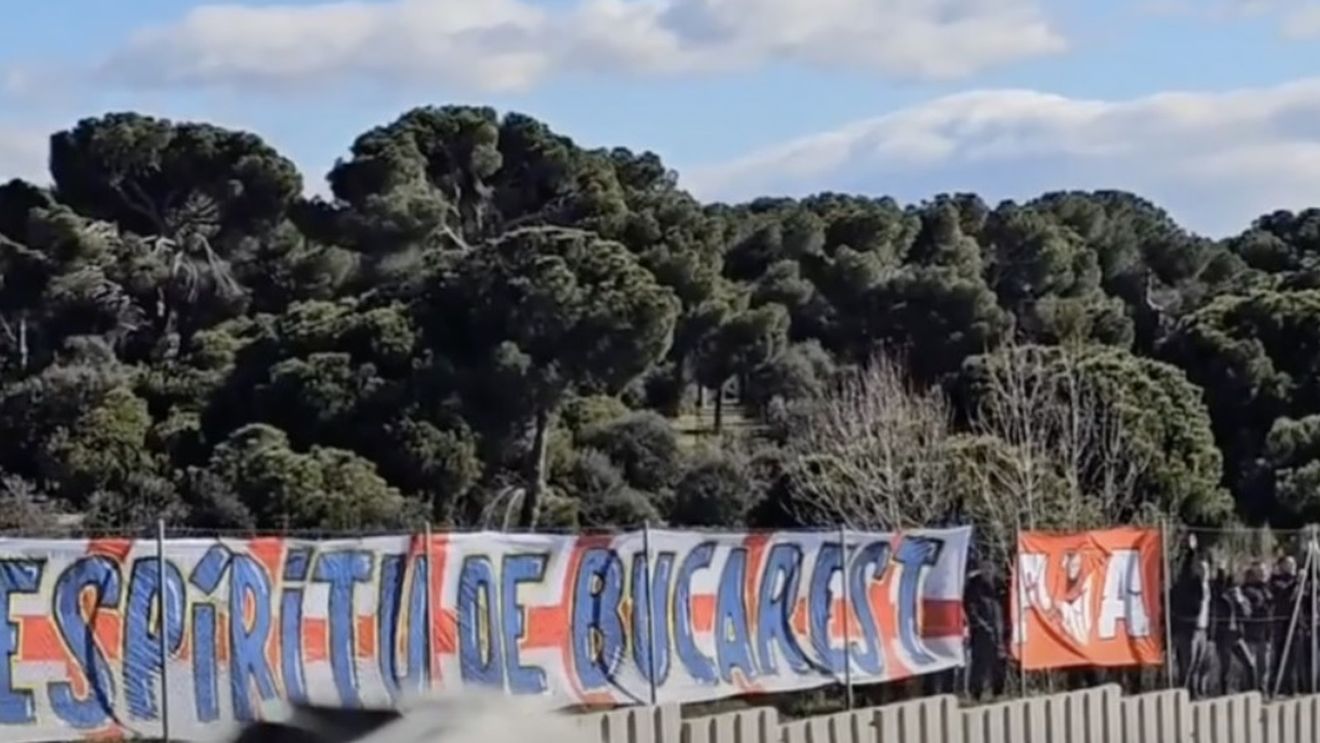 Fanii lui Atletico Madrid au pus un banner cu mesajul „Spiritul de la București”. Mulți au crezut că e pentru Horațiu Moldovan, dar ultrașii făceau referire la cu totul altceva