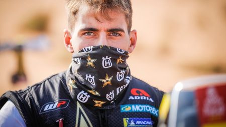 Emanuel Gyenes, victorie mare în Raliul Dakar! Benavides și Price, transportați cu elicopterul la spital