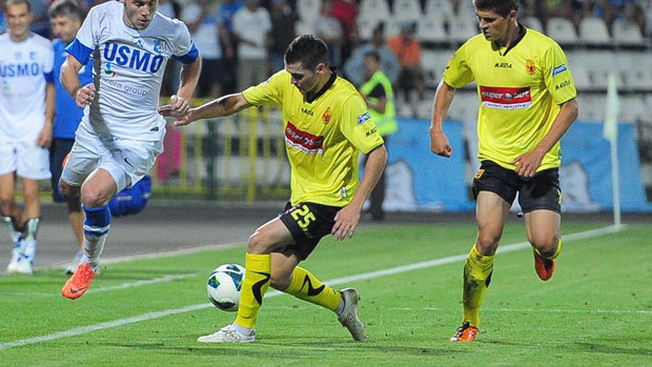 S-a oprit rezervorul de talente al Stelei?** Becali vrea Maxim, Condescu îi dă minim: "Nu pleacă nimeni în acest an"