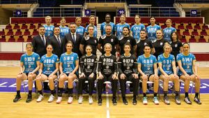 Grubisic: "Gândul nostru este Budapesta, mergem acolo să câștigăm trofeul, așa cum am făcut-o acum doi ani". Handbalistele de la CSM București s-au relaxat după calificarea în Final Four-ul de la Budapesta cu o ședință foto