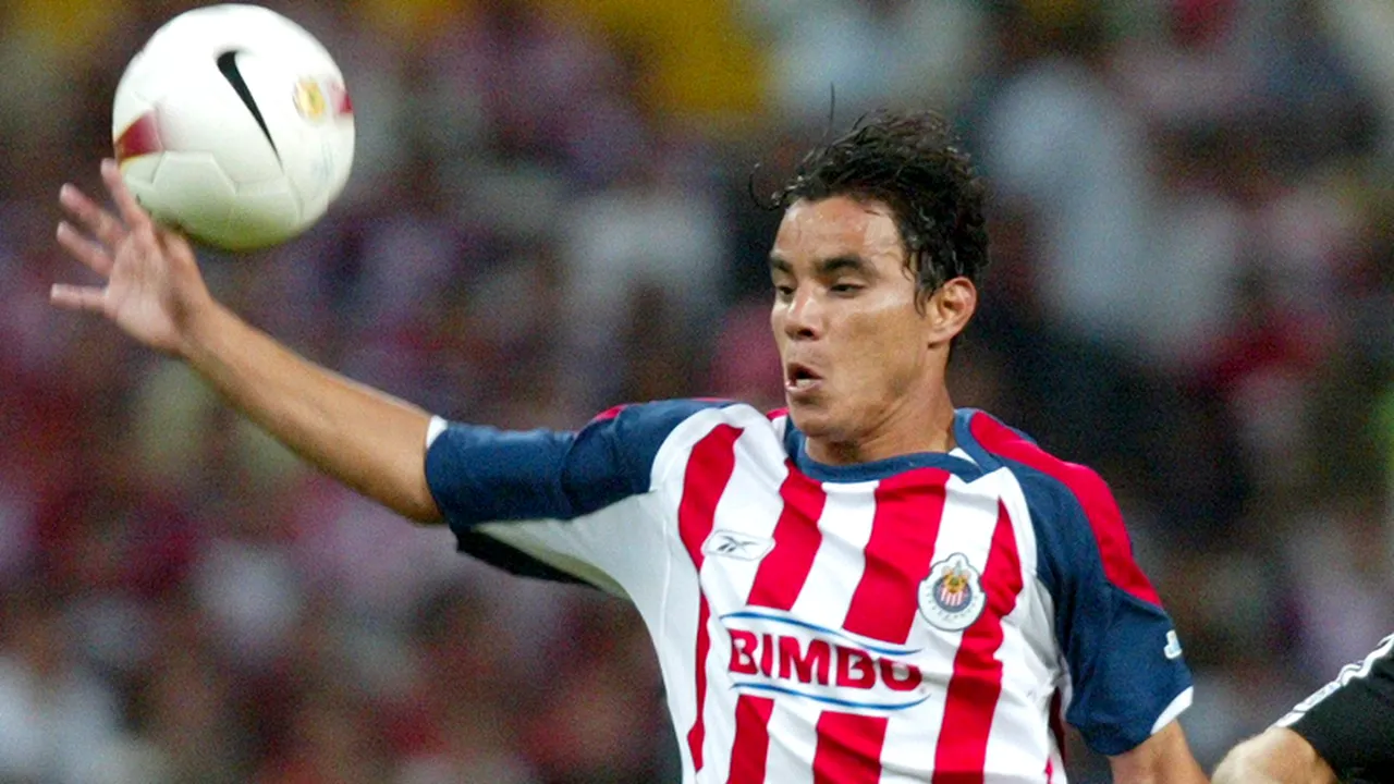 Deportivo îl vrea pe Omar Bravo