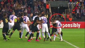 Enache, suspendat trei etape după gestul din meciul cu Osmanlispor! Reghe îl va folosi pe Tamaș în bandă