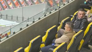 Cum a fost suprins Daniel Pancu în tribunele Arenei Naționale! Ce făcea noul antrenor al celor de la CFR Cluj la meciul cu Dinamo