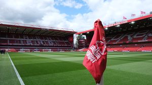 Ce au descoperit îngrijitorii unui stadion într-o încăpere. Nu le-a venit să creadă când au dat peste ele