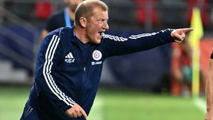 Va ieși iureș cu Dorinel Munteanu. Decizia FRF după imaginile deplorabile cu gestul urât al antrenorului față de jucătorul său de la Oțelul Galați