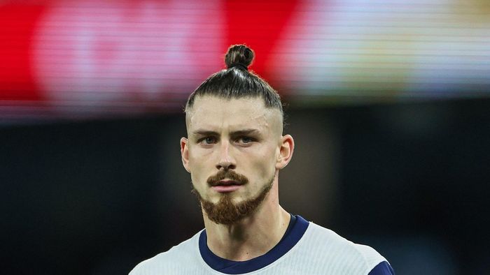 Transferul lui Radu Drăgușin la Bayern Munchen, readus în discuție de impresarul Florin Manea. Agentul a făcut anunțul clar despre plecarea de la Tottenham