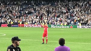 Dincolo de problemele de arbitraj! VIDEO Moment senzațional petrecut la finalul partidei Real - Bayern și mesajul LEGENDEI care și-a luat adio de la Champions League pe Santiago Bernabeu